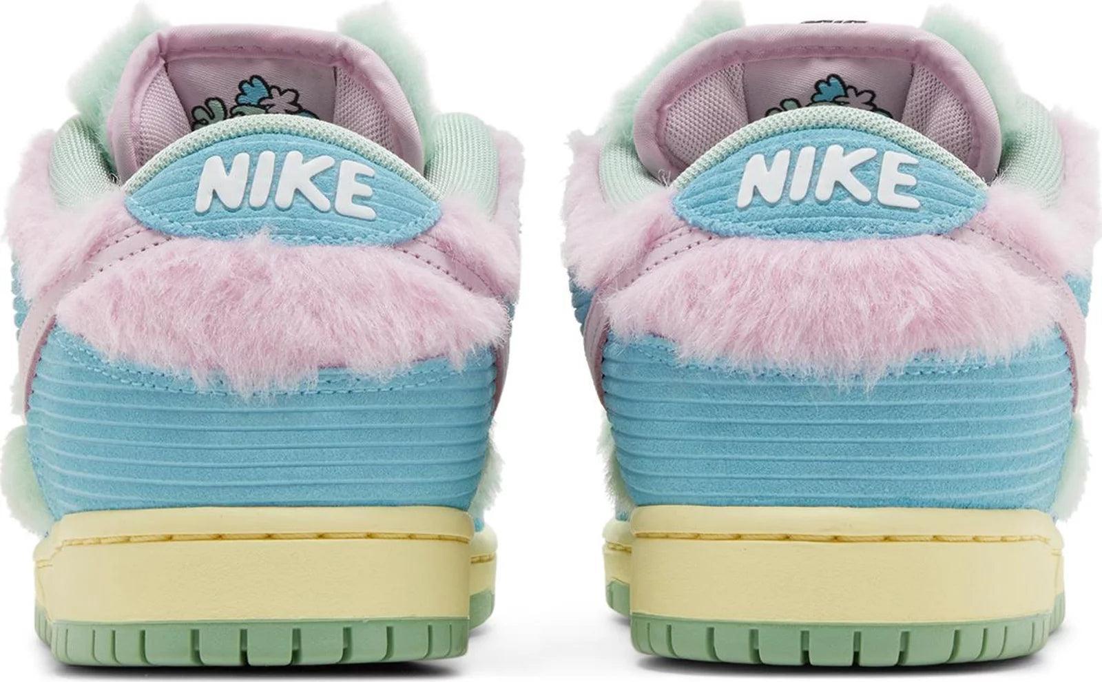 youth girl sport nike soccer cleats