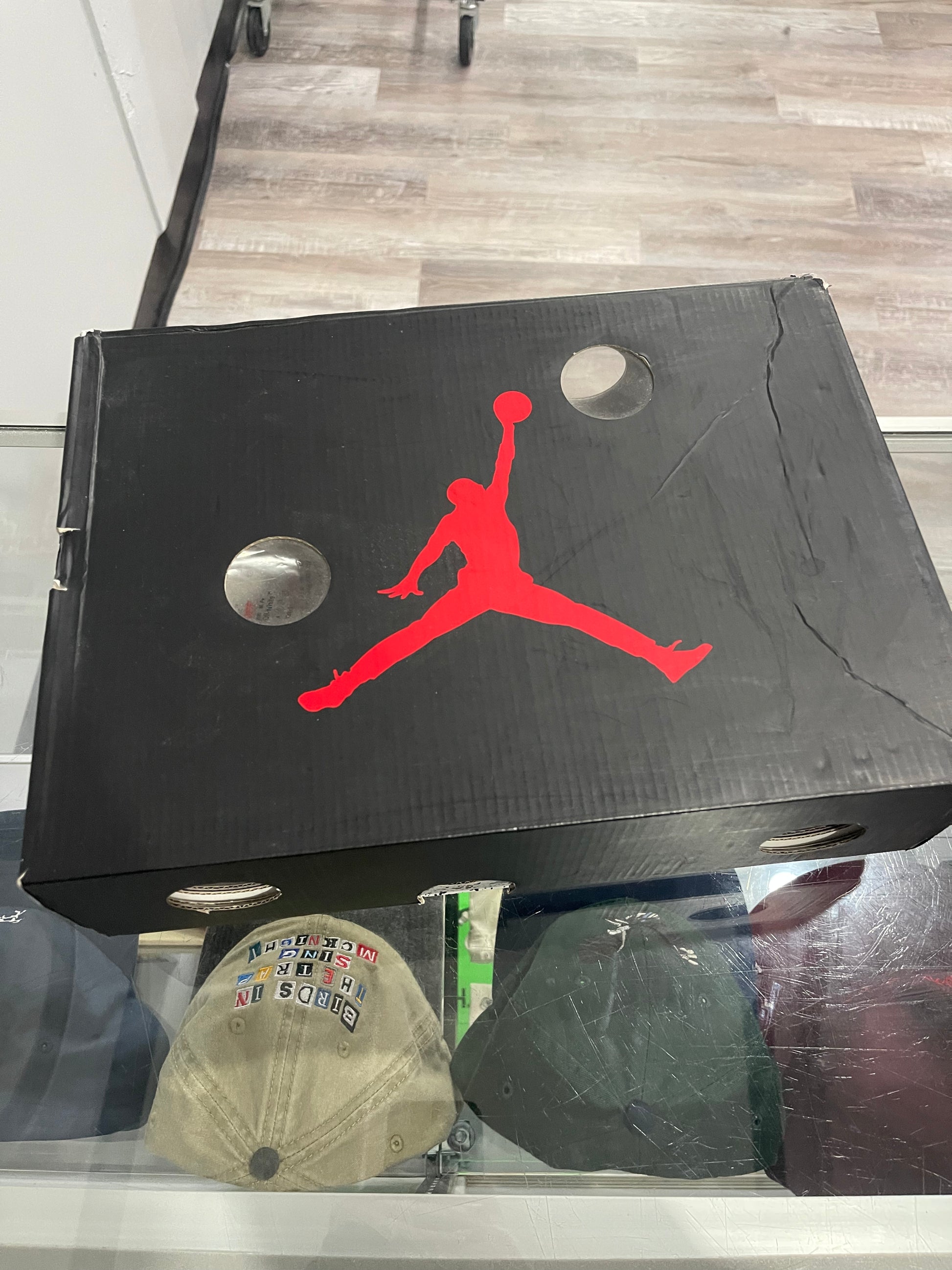 Air Jordan Men S 1 Retro Black Toe 2013 No Box Used Authentic
