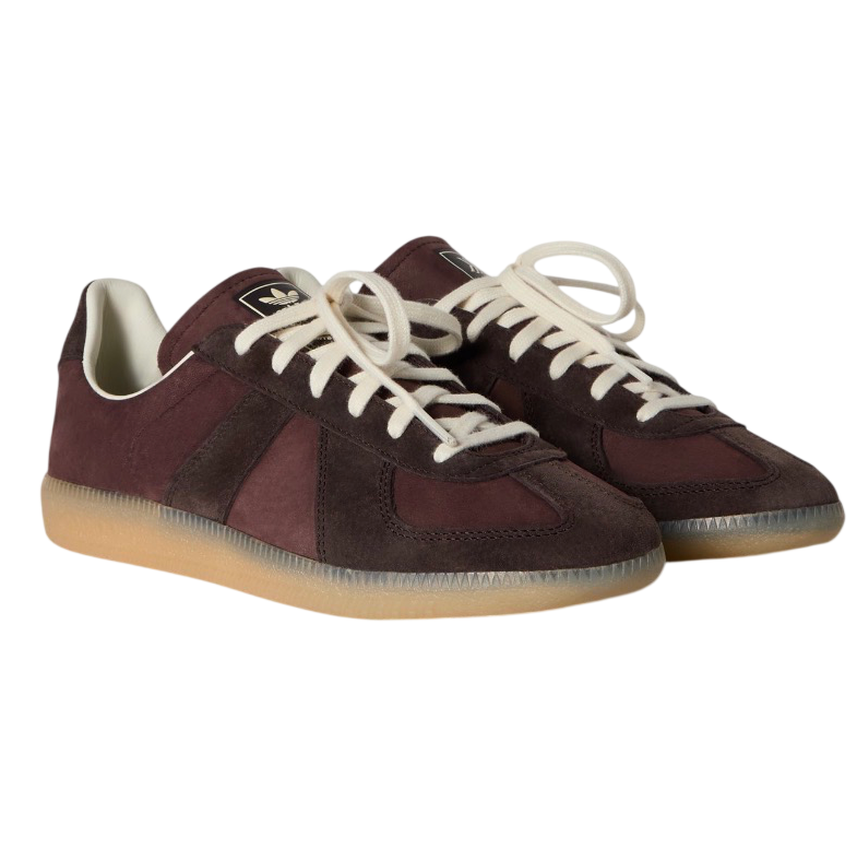 Black computer mouse on a white background