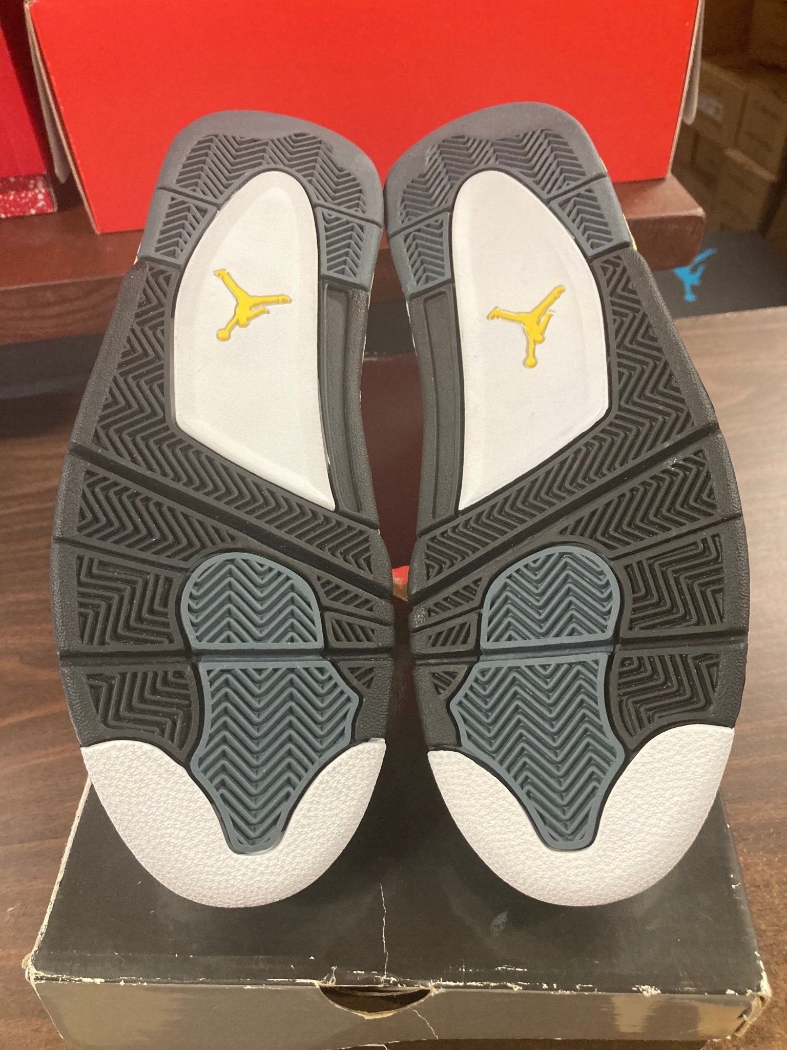 Air Jordan 4 Retro Tour Yellow / Rare Air - Paroissesaintefoy Sneakers Sale Online