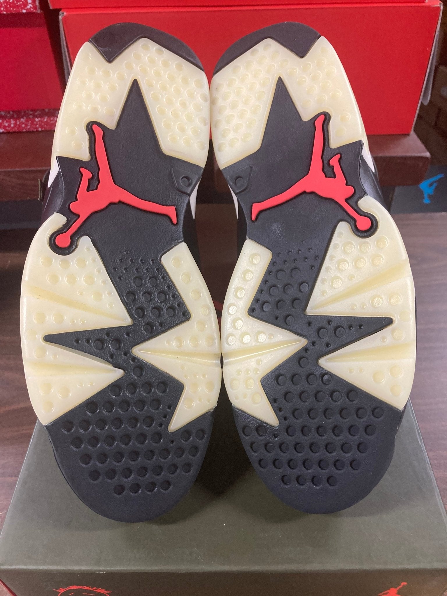 Air Jordan 6 Retro Travis Scott Olive - Supra Sneakers