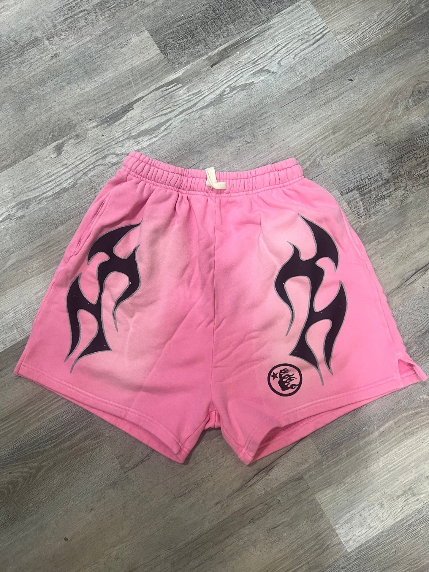 Hellstar Flame Shorts Pink - Supra Sneakers
